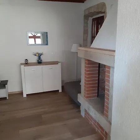 Mamut Apartment Premantura